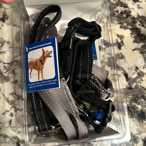 Petsafe. 3 in 1 No Pull Harness  Small - Picture 3 of 5